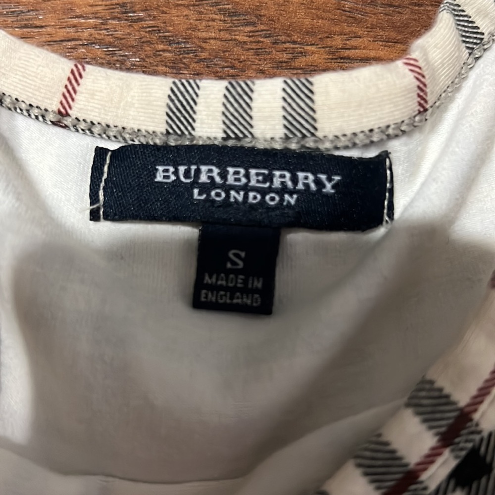 Burberry - Picture 2 of 2